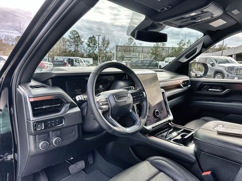 Certified 2025 GMC Yukon Denali image 10