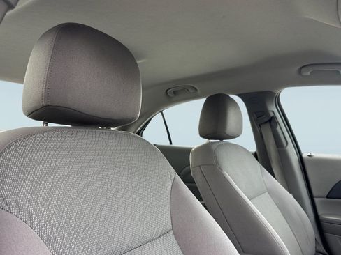 Used 2015 Chevrolet Malibu LS image 24