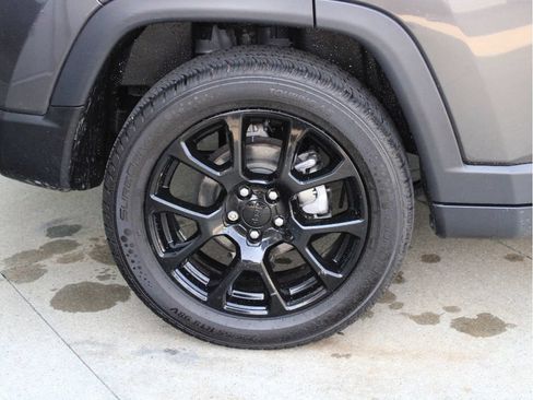 Certified 2022 Jeep Compass Latitude AWD/4WD image 36