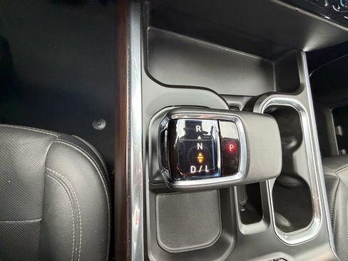 Used 2023 GMC Sierra 1500 SLT w/ SLT Premium Plus Package image 27