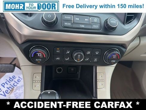Used 2017 GMC Acadia Denali w/ Technology Package FWD image 21