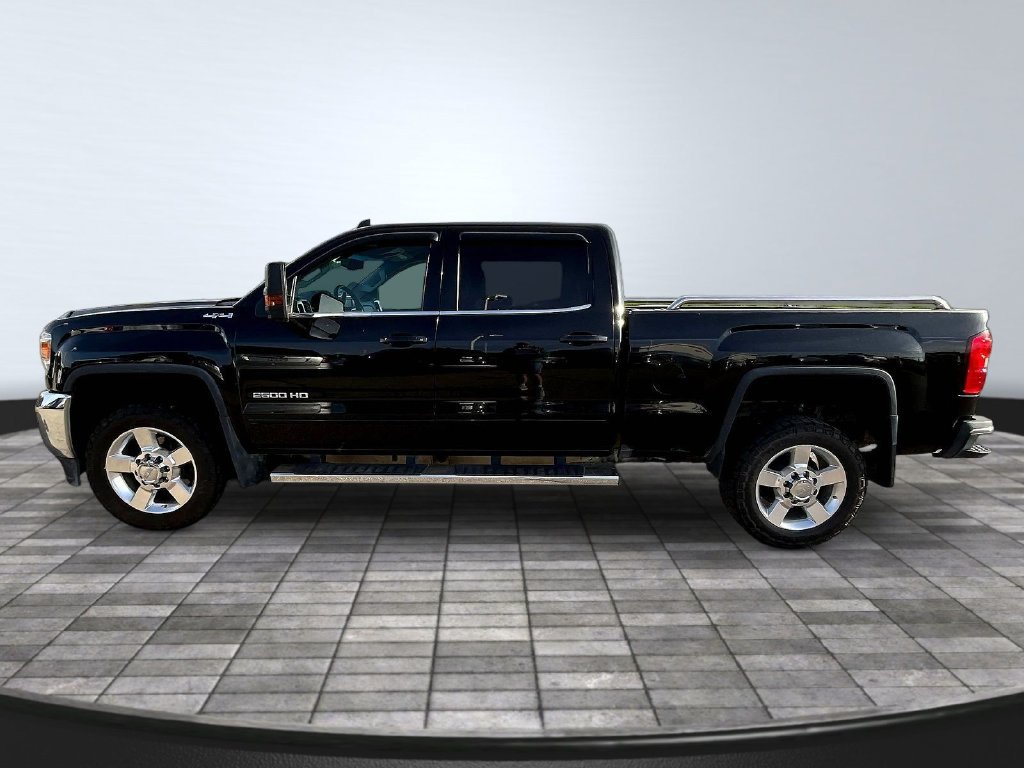 Used 2016 GMC Sierra 2500 SLE w/ SLE Preferred Package AWD/4WD image 4