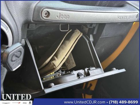 Certified 2015 Jeep Wrangler Unlimited Sport w/ Connectivity Group image 30
