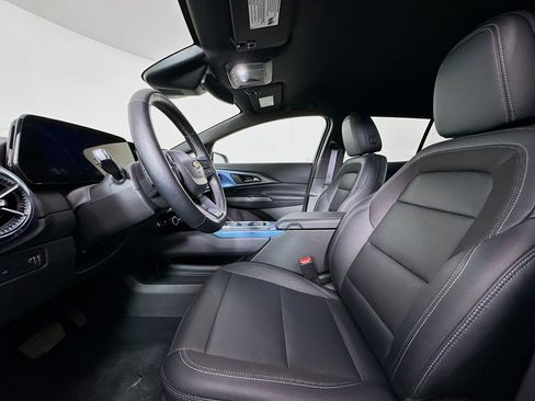 Used 2025 Chevrolet Equinox EV LT w/ Convenience Package FWD image 13