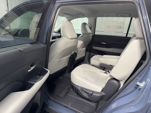 New 2026 Toyota Grand Highlander AWD Hybrid image 17