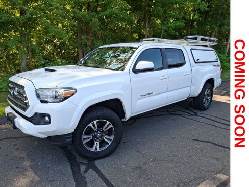Used 2017 Toyota Tacoma TRD Sport w/ Tow Package AWD/4WD image 1