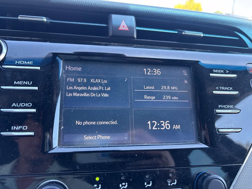 Used 2018 Toyota Camry LE FWD image 20