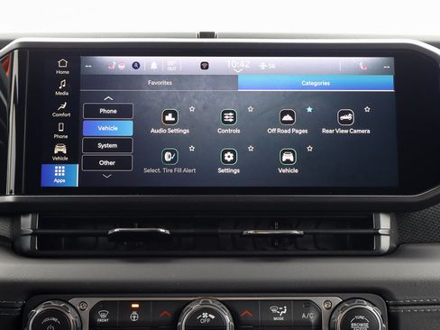 Used 2025 Jeep Wrangler Unlimited Rubicon w/ Convenience Group image 24