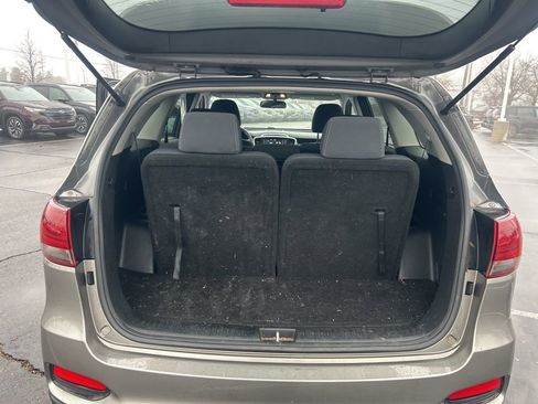 Used 2019 Kia Sorento LX image 13