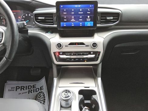 Used 2021 Ford Explorer XLT w/ Equipment Group 202A image 11