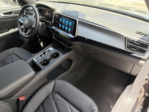 New 2026 Volkswagen Atlas Cross Sport SE FWD image 12