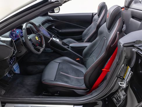 Used 2026 Ferrari Roma Spider RWD image 36