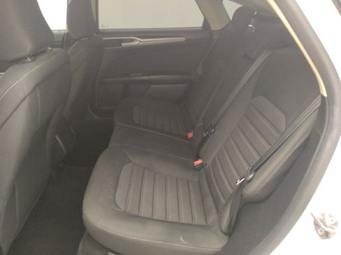 Used 2020 Ford Fusion SE FWD image 18