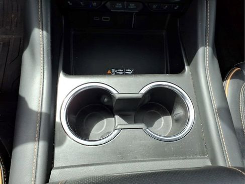 Used 2022 GMC Yukon XL AT4 AWD/4WD image 13