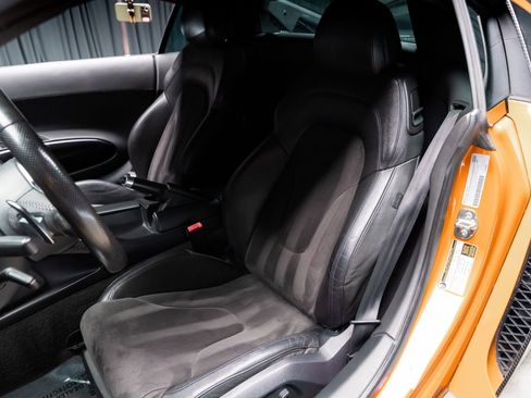 Used 2014 Audi R8 V8 w/ Ceramic Brake Package image 54