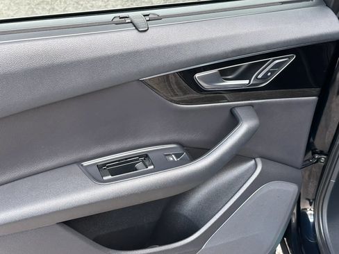 Used 2017 Audi Q7 3.0T Premium Plus image 12