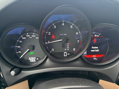 Used 2025 Porsche Macan image 42
