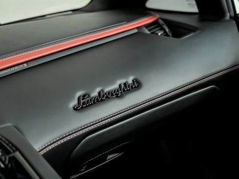 Used 2017 Lamborghini Aventador S image 34