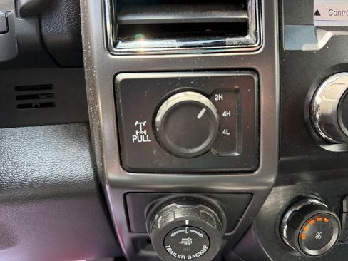 Used 2019 Ford F150 XLT w/ Equipment Group 302A Luxury AWD/4WD image 23