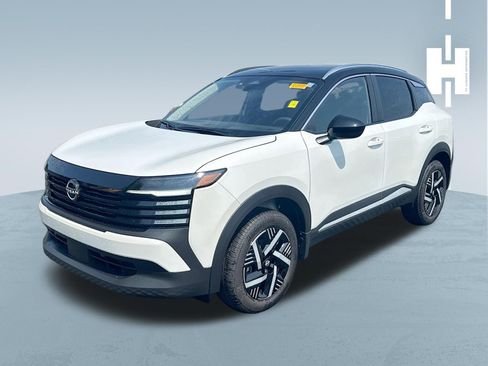 Used 2026 Nissan Kicks SV FWD image 3