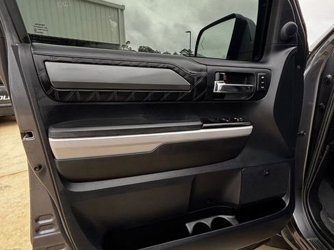 Used 2018 Toyota Tundra Platinum image 9