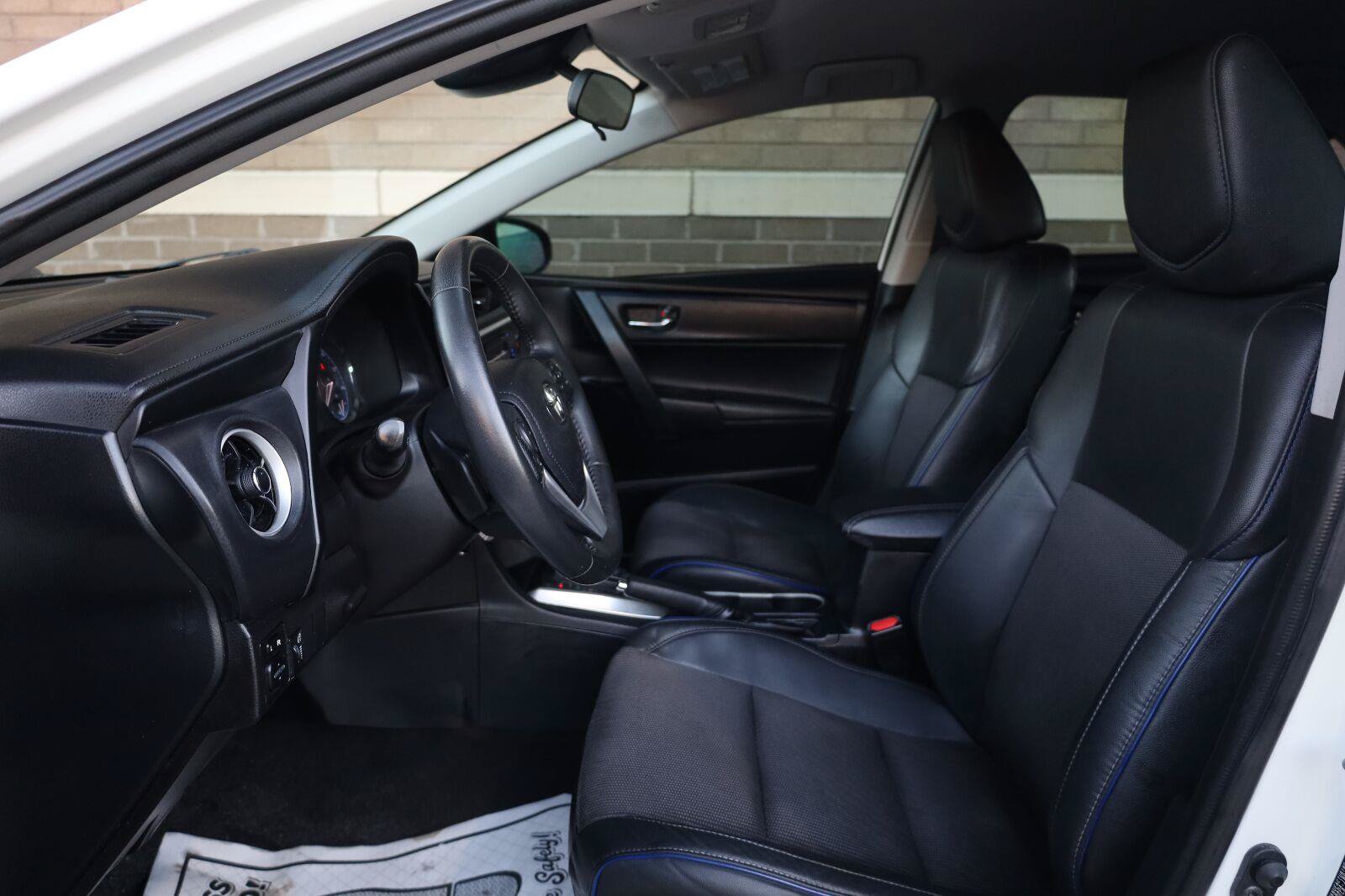 Used 2017 Toyota Corolla SE w/ Body Protection Package FWD image 17