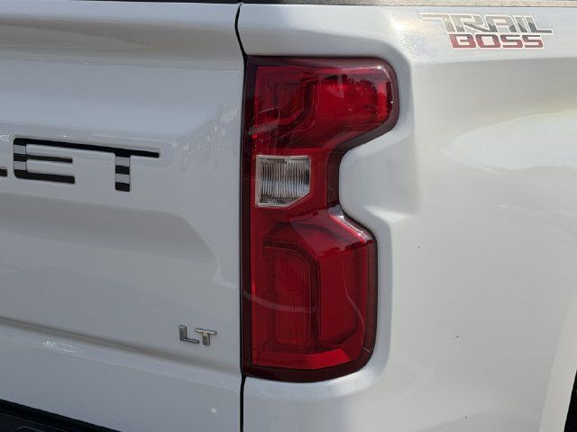 Used 2021 Chevrolet Silverado 1500 LT Trail Boss w/ Convenience Package II AWD/4WD image 7