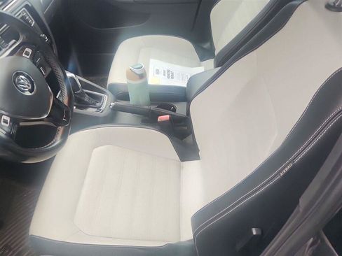 Used 2016 Volkswagen Jetta Sport FWD image 11