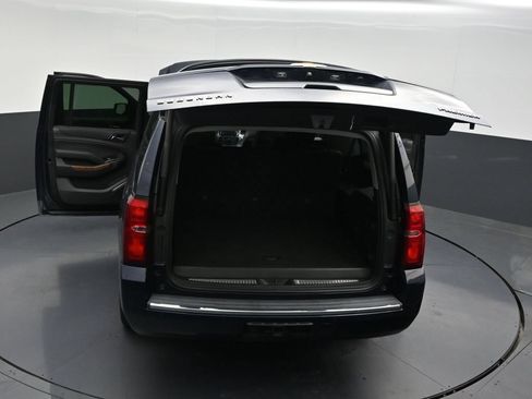 Used 2019 Chevrolet Suburban Premier RWD image 35