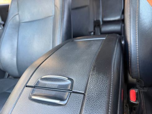 Used 2019 Toyota Highlander XLE FWD image 15