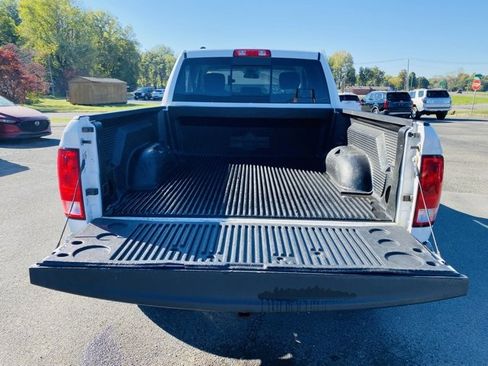 Used 2019 RAM 1500 Classic SLT image 12
