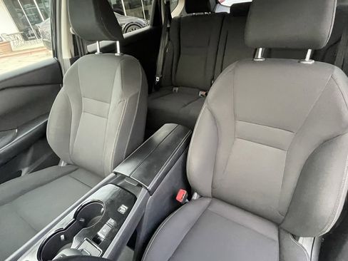 Used 2024 Nissan Rogue S image 21