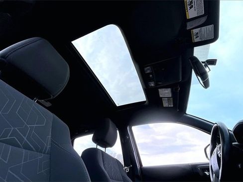 Used 2017 Toyota Tacoma TRD Sport image 25