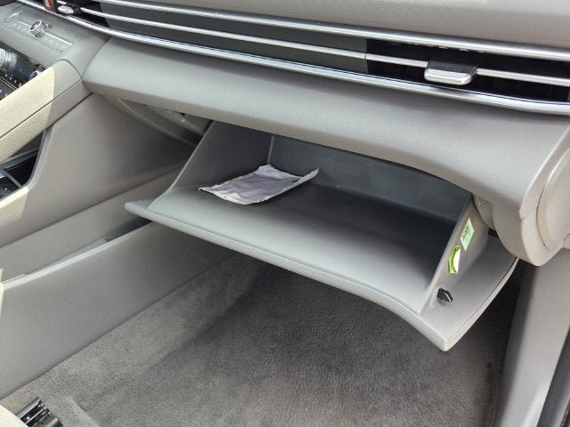Used 2025 Hyundai Elantra SEL FWD image 17