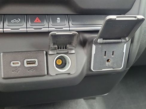 Certified 2022 Chevrolet Silverado 1500 Custom image 31