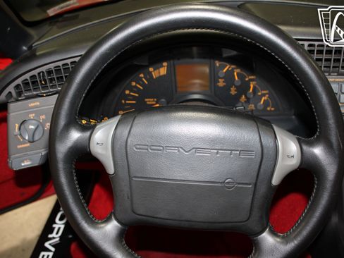 Used 1990 Chevrolet Corvette Coupe RWD image 25