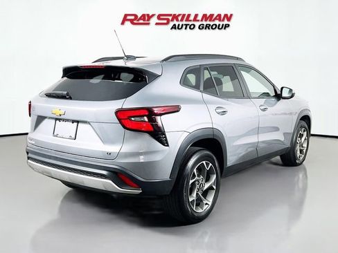 Used 2025 Chevrolet Trax LT image 7