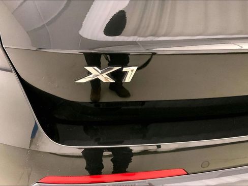 Certified 2025 BMW X1 xDrive28i w/ Convenience Package image 7