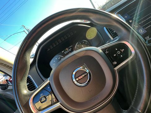 Used 2018 Volvo XC90 T5 Momentum w/ Convenience Package image 24