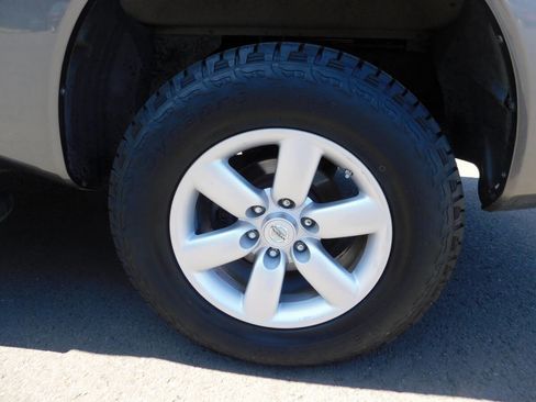 Used 2013 Nissan Titan SV w/ SV Value Truck Pkg image 23