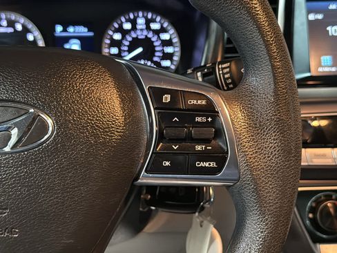 Used 2018 Hyundai Sonata SE w/ Winter Weather Package FWD image 13