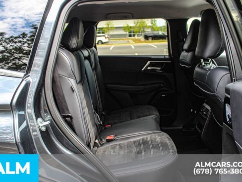 Used 2025 Mitsubishi Outlander SE FWD image 22