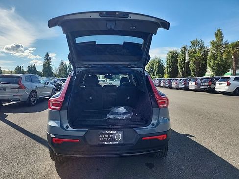 Used 2023 Volvo XC40 Recharge Ultimate w/ Protection Package Premier AWD/4WD image 16