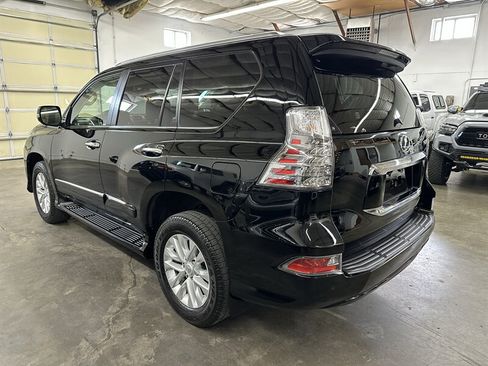 Used 2014 Lexus GX 460 w/ Premium Package AWD/4WD image 5