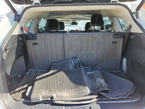 Used 2022 Toyota Highlander XLE image 21