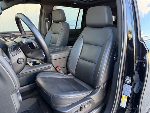 Used 2024 Chevrolet Suburban LT w/ LT Signature Package AWD/4WD image 8