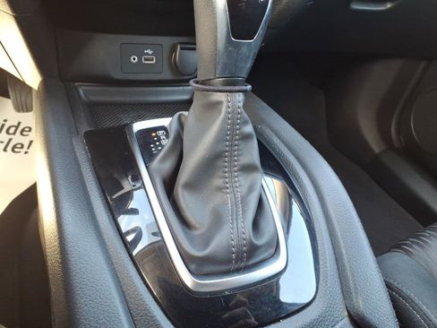 Used 2019 Nissan Rogue S image 20