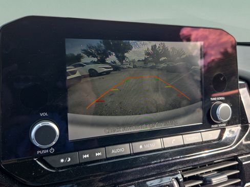 Used 2025 Nissan Pathfinder SV FWD image 20
