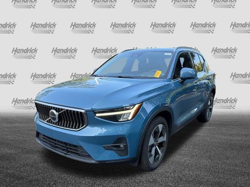 Used 2023 Volvo XC40 B5 Plus w/ Protection Package AWD/4WD image 7
