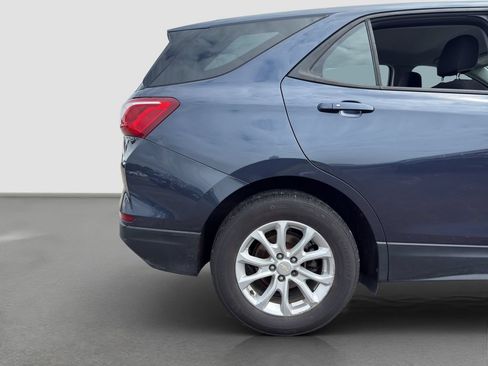 Used 2019 Chevrolet Equinox LS FWD image 23